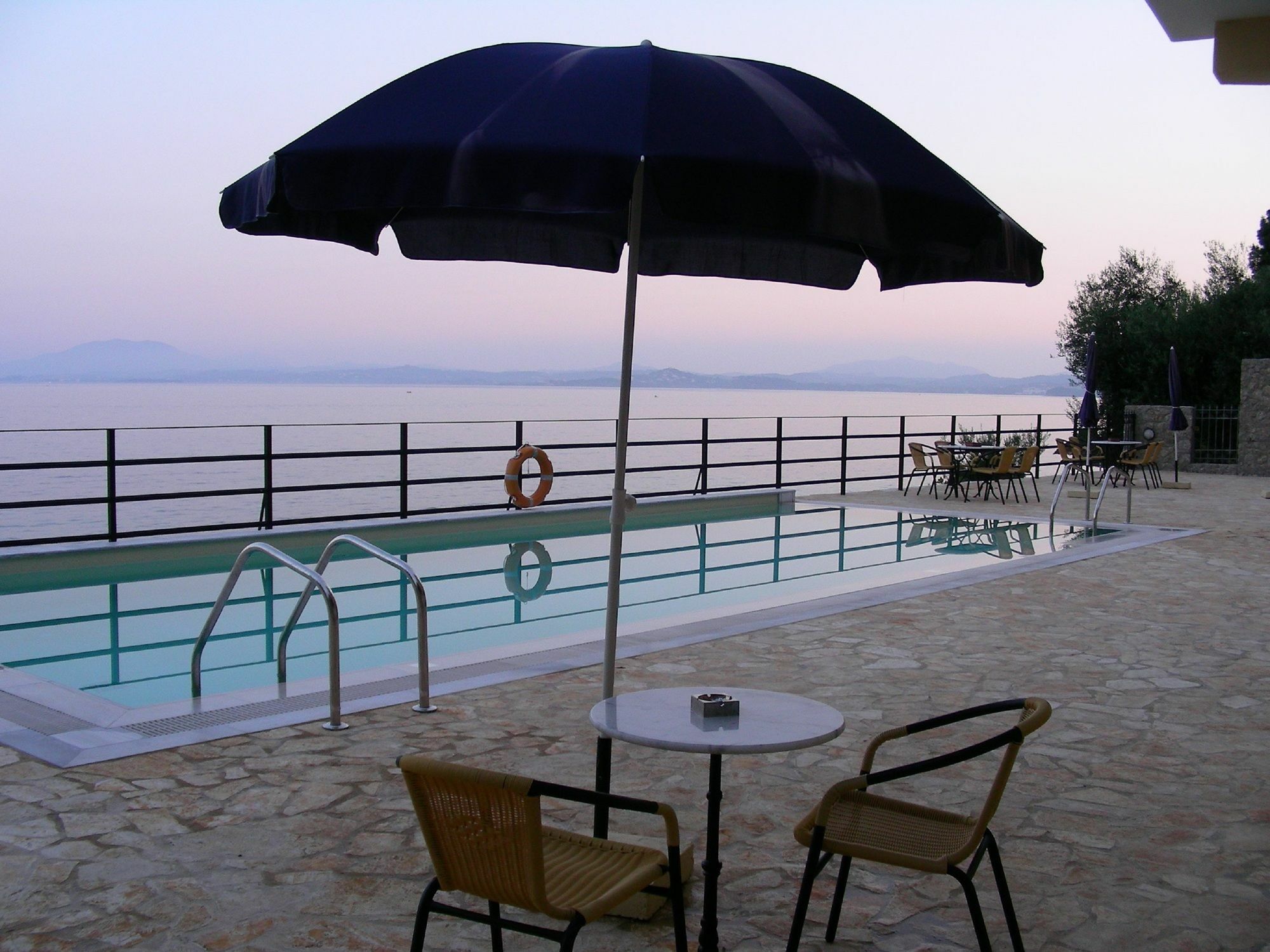 Glyfa Beach Villas Барбати Экстерьер фото