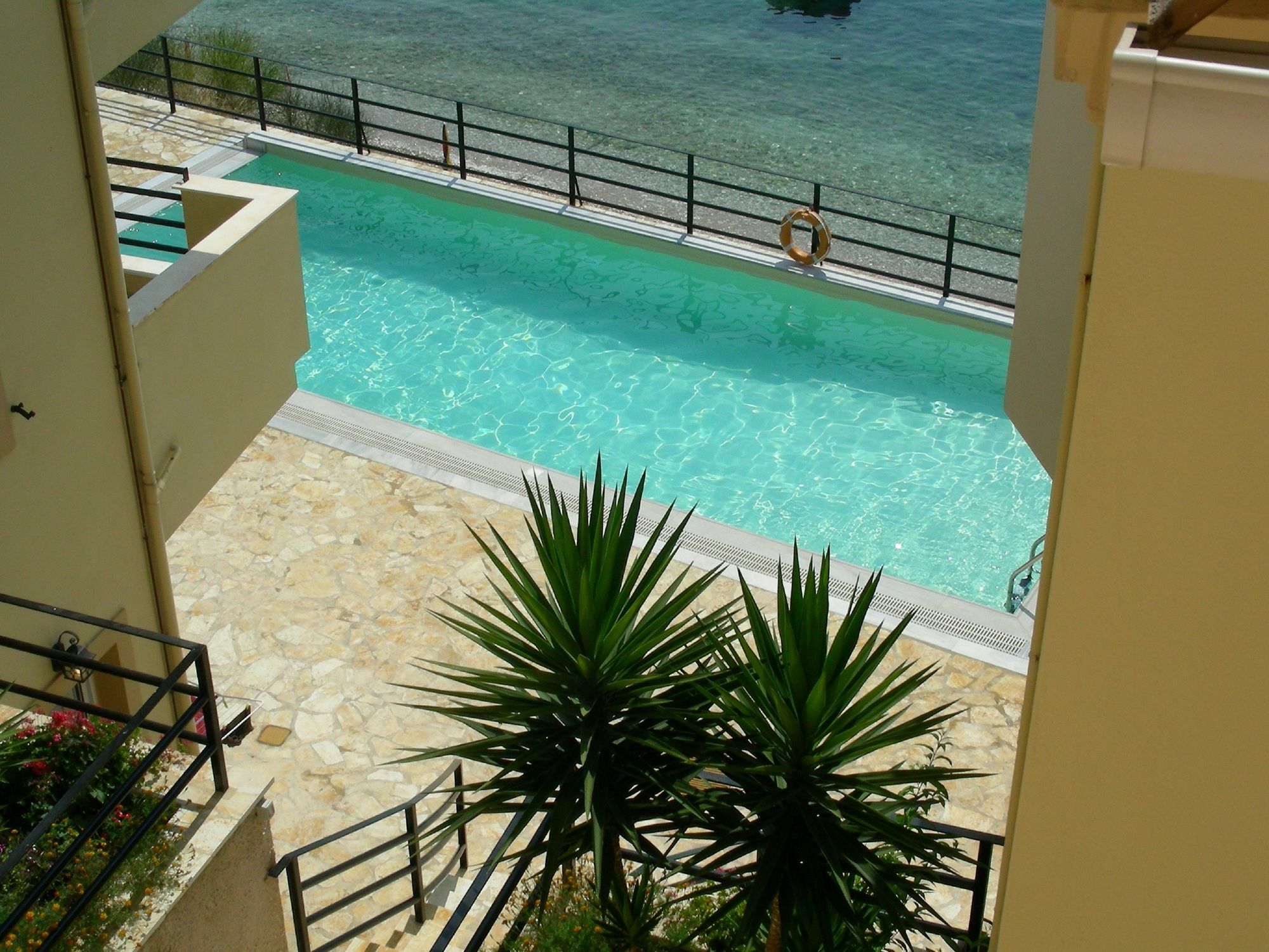 Glyfa Beach Villas Барбати Экстерьер фото